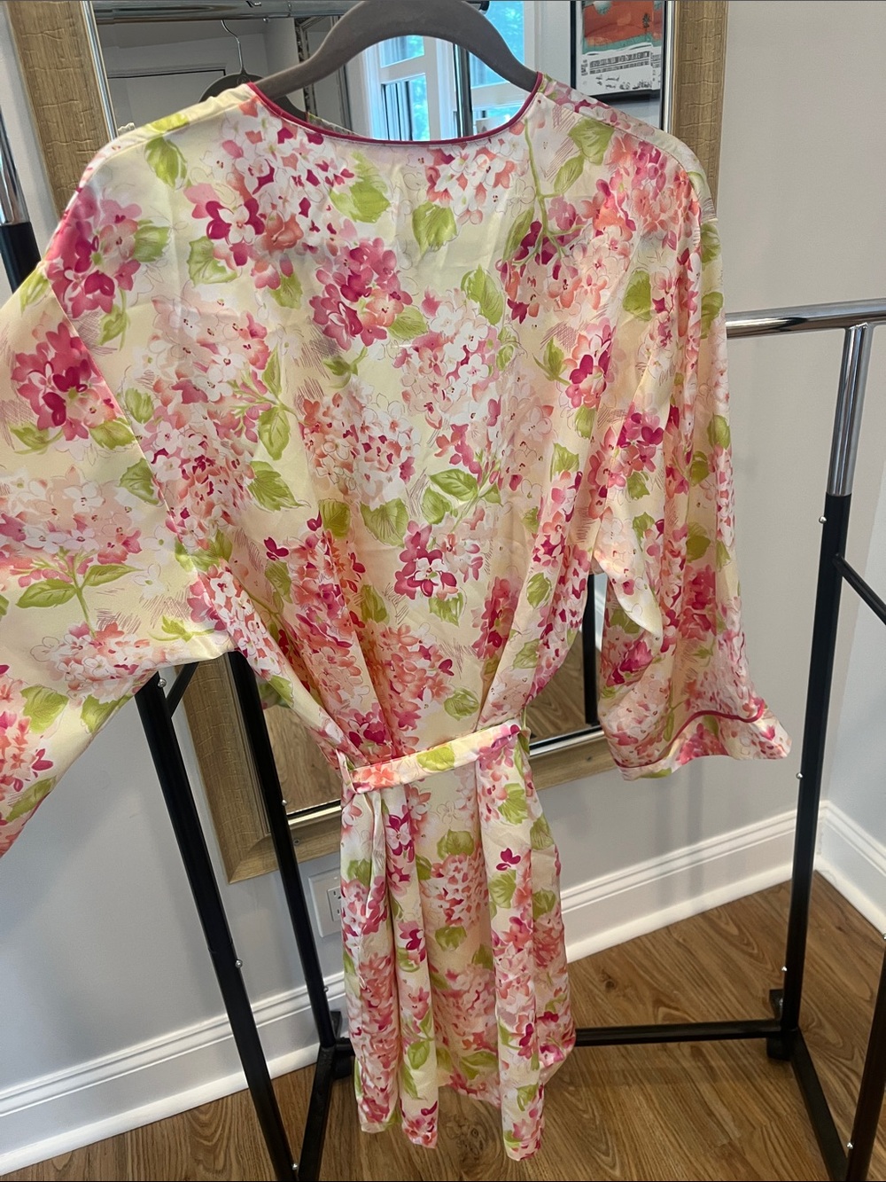 Oscar de la Renta Floral Wrap Robe - Picture 5 of 6